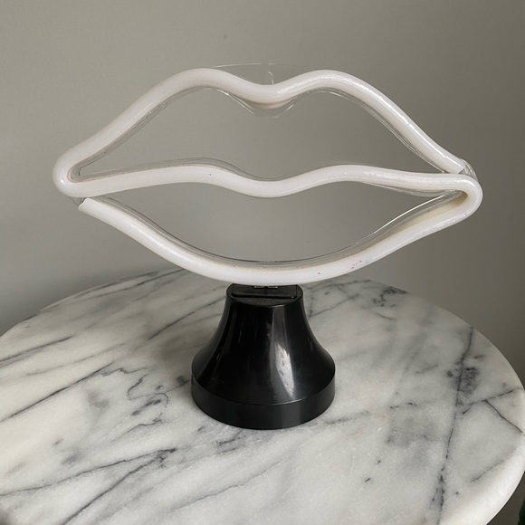 Retro Lips Light - Picture 7 of 7